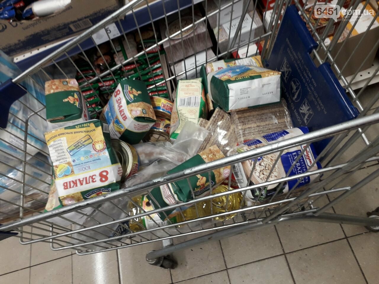 Ажиотажа нет, но продукты раскупают: что происходит в супе..., фото-10 Ажиотажа нет, но продукты раскупают: что происходит в супермаркетах Лисичанска накануне карантина (фоторепортаж), фото-10