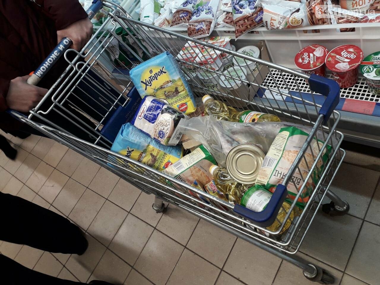 Ажиотажа нет, но продукты раскупают: что происходит в супе..., фото-11 Ажиотажа нет, но продукты раскупают: что происходит в супермаркетах Лисичанска накануне карантина (фоторепортаж), фото-11