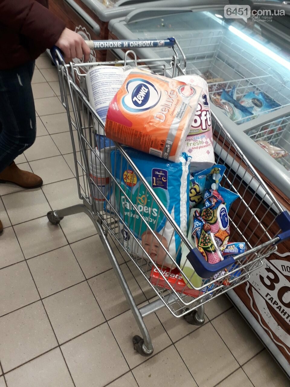 Ажиотажа нет, но продукты раскупают: что происходит в супер..., фото-9 Ажиотажа нет, но продукты раскупают: что происходит в супермаркетах Лисичанска накануне карантина (фоторепортаж), фото-9
