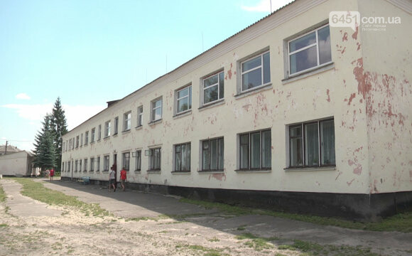 На Волыни для обсервации приготовили детский противотуберкулезный санаторий "Згораны". Те, кто там бывал, рассказывают о старых кроватях и ободранных стенах. Но на деле приезжающих туда не везут. На Волыни для обсервации приготовили детский противотуберкулезный санаторий "Згораны". Те, кто там бывал, рассказывают о старых кроватях и ободранных стенах. Но на деле приезжающих туда не везут. - volyn24.com