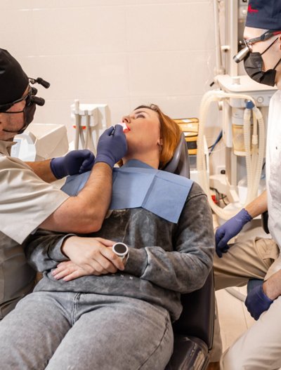 відбілювання зубів у Києві